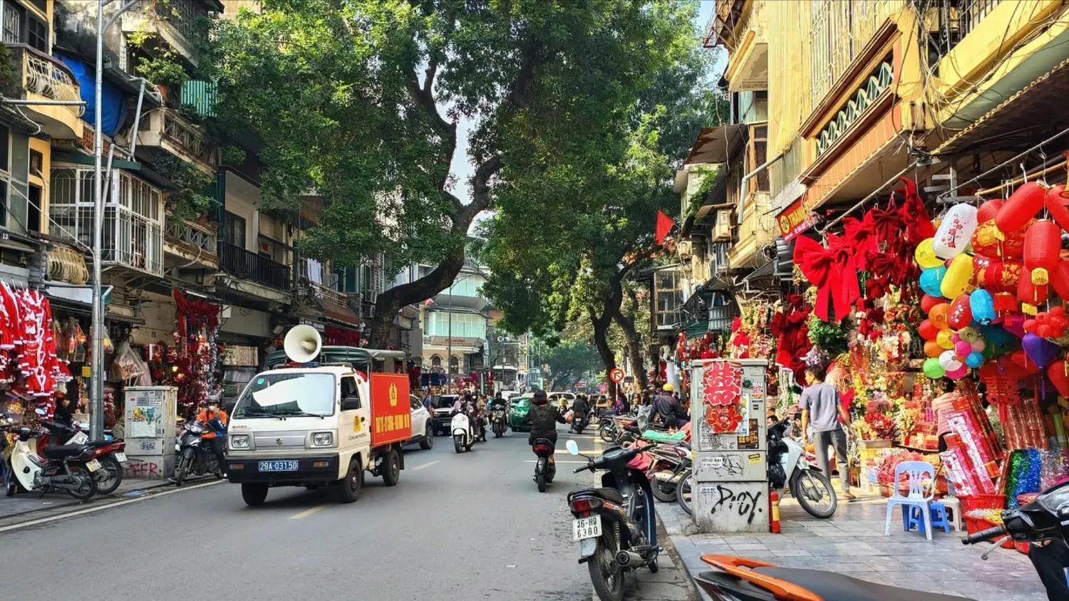 Phố phường thay áo mới